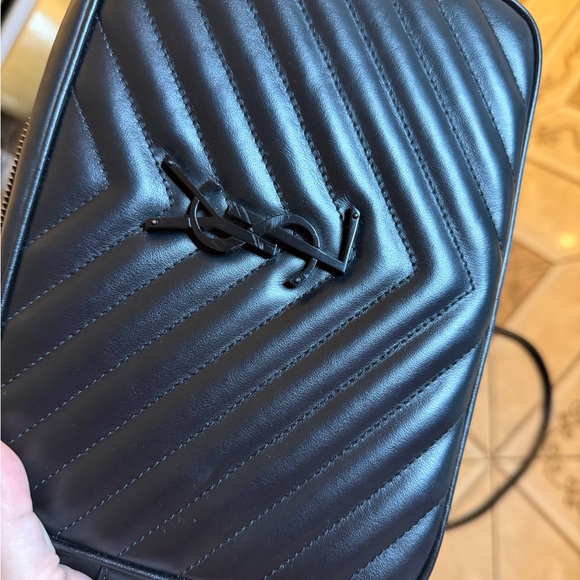 Yves Saint Laurent Lou Matelasse Leather Camera - Picture 6 of 8